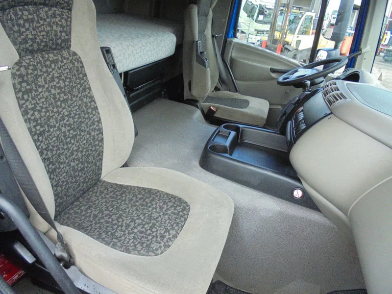 DAF CF 75.250 + Euro 5 - Kamion sa golom šasijom i zatvorenom kabinom: slika 4 DAF CF 75.250 + Euro 5 - Kamion sa golom šasijom i zatvorenom kabinom: slika 4