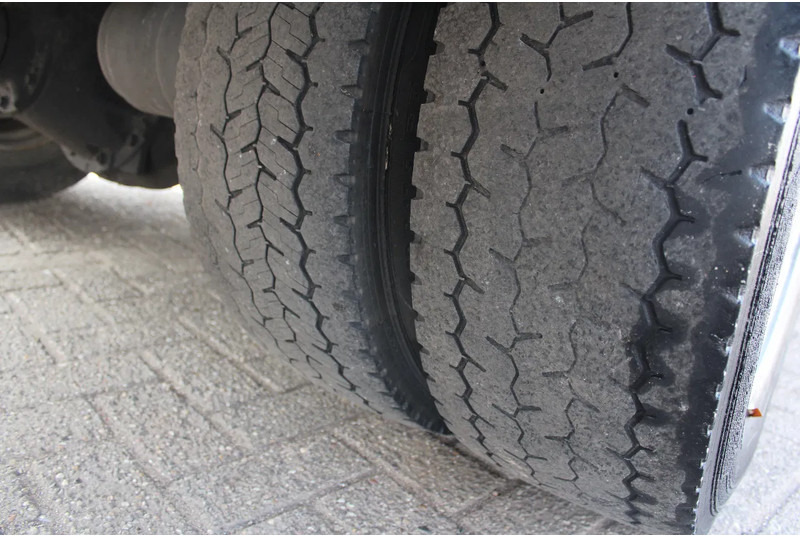 Kamion sa zatvorenim sandukom DAF LF 210 + euro 6 + lift: slika 15
