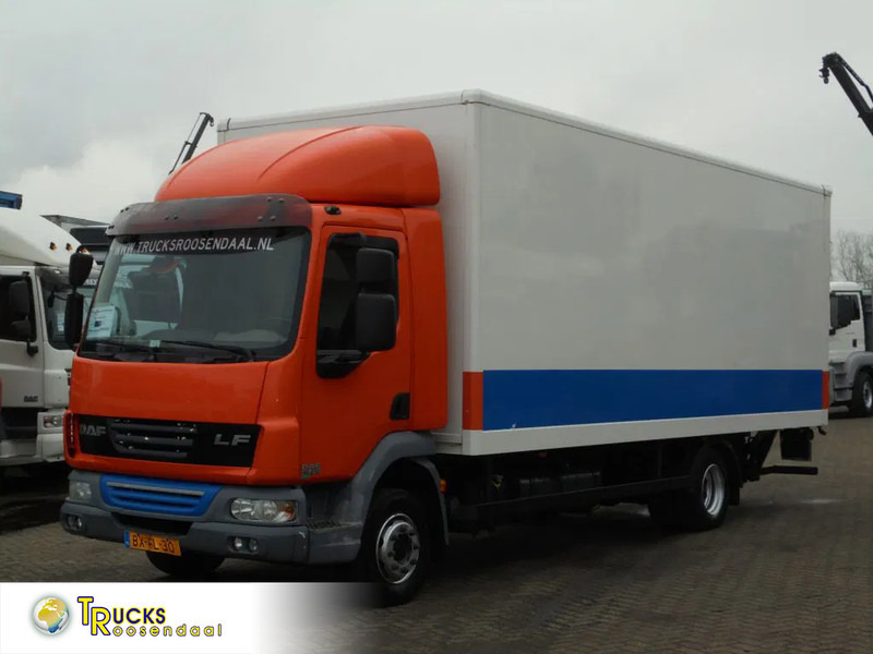 DAF LF 45 210 + 12T + Euro 5 + Dhollandia Lift - Kamion sa zatvorenim sandukom: slika 1 DAF LF 45 210 + 12T + Euro 5 + Dhollandia Lift - Kamion sa zatvorenim sandukom: slika 1