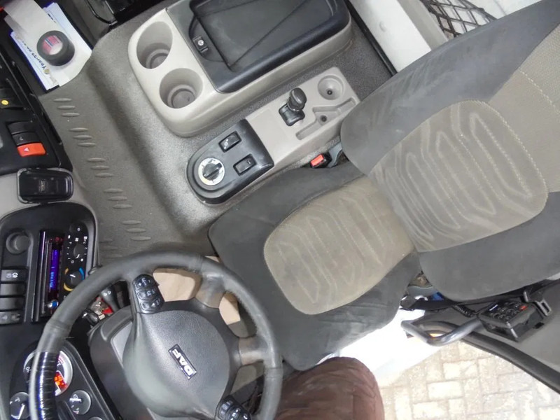 DAF LF 45 210 + 12T + Euro 5 + Dhollandia Lift - Kamion sa zatvorenim sandukom: slika 5 DAF LF 45 210 + 12T + Euro 5 + Dhollandia Lift - Kamion sa zatvorenim sandukom: slika 5