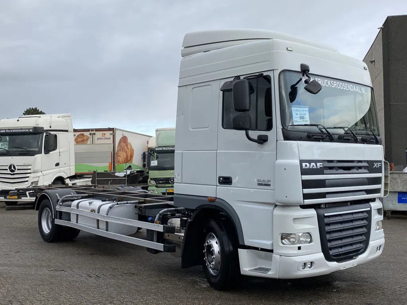 DAF XF 105.460 + Euro 5 + ADR + Discounted from 17.950,- - Kamion sa golom šasijom i zatvorenom kabinom: slika 3 DAF XF 105.460 + Euro 5 + ADR + Discounted from 17.950,- - Kamion sa golom šasijom i zatvorenom kabinom: slika 3