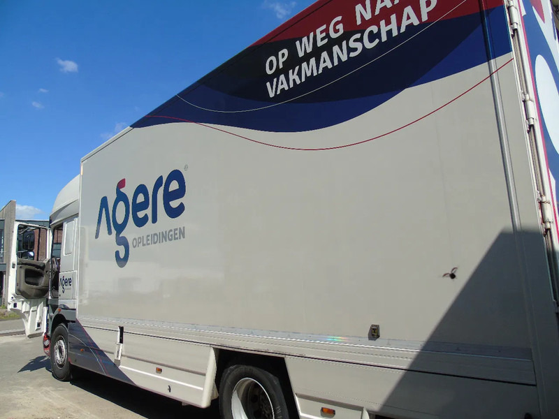 Kamion sa zatvorenim sandukom DAF XF 105 .460 + MANUAL + EURO 5: slika 18 Kamion sa zatvorenim sandukom DAF XF 105 .460 + MANUAL + EURO 5: slika 18