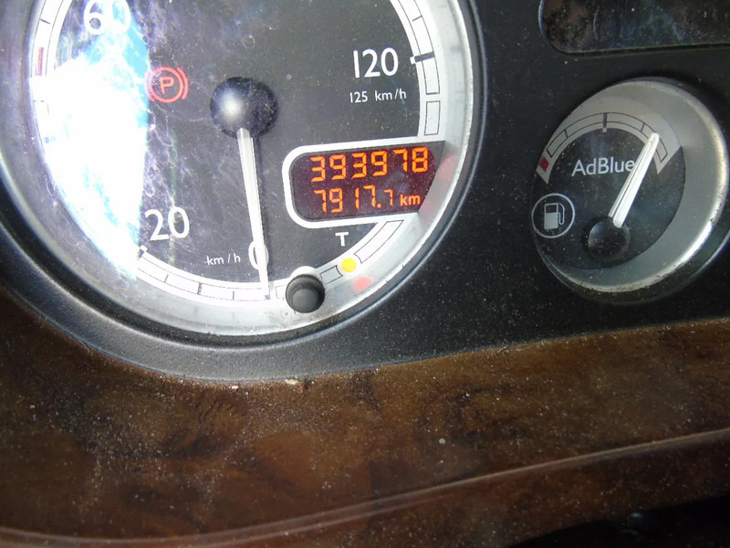 Kamion sa zatvorenim sandukom DAF XF 105 .460 + MANUAL + EURO 5: slika 11 Kamion sa zatvorenim sandukom DAF XF 105 .460 + MANUAL + EURO 5: slika 11