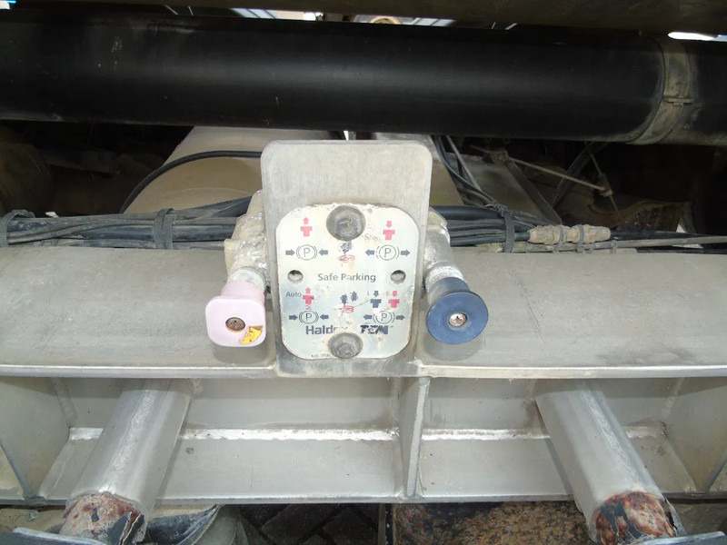 Poluprikolica cisterna ETA 29.000 LITER + INOX + MILK + WATER: slika 19 Poluprikolica cisterna ETA 29.000 LITER + INOX + MILK + WATER: slika 19