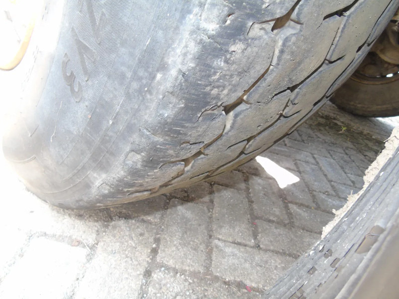 Poluprikolica cisterna ETA 29.000 LITER + INOX + MILK + WATER: slika 18 Poluprikolica cisterna ETA 29.000 LITER + INOX + MILK + WATER: slika 18