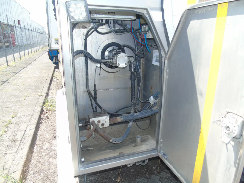 Poluprikolica cisterna ETA 29.000 LITER + INOX + MILK + WATER: slika 9 Poluprikolica cisterna ETA 29.000 LITER + INOX + MILK + WATER: slika 9
