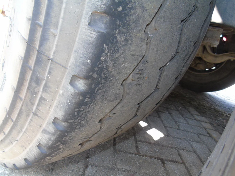 Poluprikolica cisterna ETA 29.000 LITER + INOX + MILK + WATER: slika 16 Poluprikolica cisterna ETA 29.000 LITER + INOX + MILK + WATER: slika 16