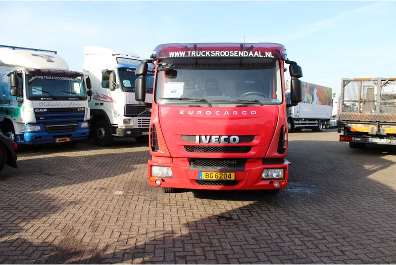 Iveco Eurocargo 100E18 + EURO 5 + LOW KM - Vatrogasni kamion: slika 4 Iveco Eurocargo 100E18 + EURO 5 + LOW KM - Vatrogasni kamion: slika 4