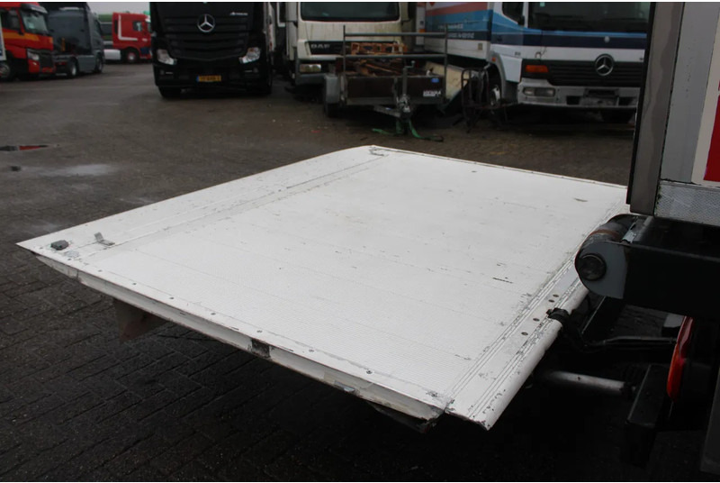 Hladnjača Iveco Eurocargo 140e22 + EURO 6 + LOW KM + chereau: slika 17