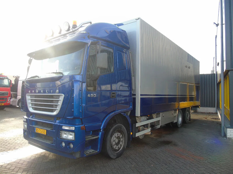 Iveco Stralis 430 + 6X2 + LIFT - Kamion sa zatvorenim sandukom: slika 2 Iveco Stralis 430 + 6X2 + LIFT - Kamion sa zatvorenim sandukom: slika 2