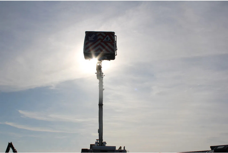 Kamion Renault Midlum 220 + manual + 16 meter: slika 15 Kamion Renault Midlum 220 + manual + 16 meter: slika 15