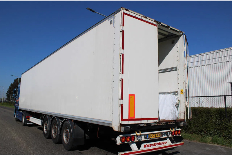 Kässbohrer 3x axle + bpw - Poluprikolica sa zatvorenim sandukom: slika 4 Kässbohrer 3x axle + bpw - Poluprikolica sa zatvorenim sandukom: slika 4