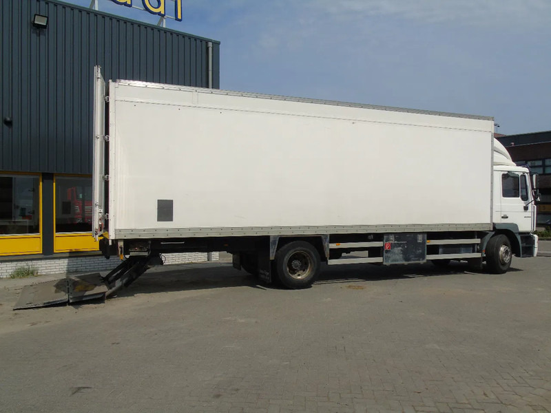 MAN L 220 + MANUAL + EURO 2 + DHOLLANDIA + 19T - Kamion sa zatvorenim sandukom: slika 3 MAN L 220 + MANUAL + EURO 2 + DHOLLANDIA + 19T - Kamion sa zatvorenim sandukom: slika 3