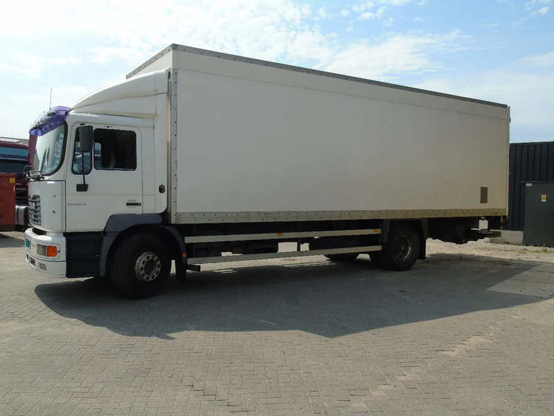 MAN L 220 + MANUAL + EURO 2 + DHOLLANDIA + 19T - Kamion sa zatvorenim sandukom: slika 2 MAN L 220 + MANUAL + EURO 2 + DHOLLANDIA + 19T - Kamion sa zatvorenim sandukom: slika 2