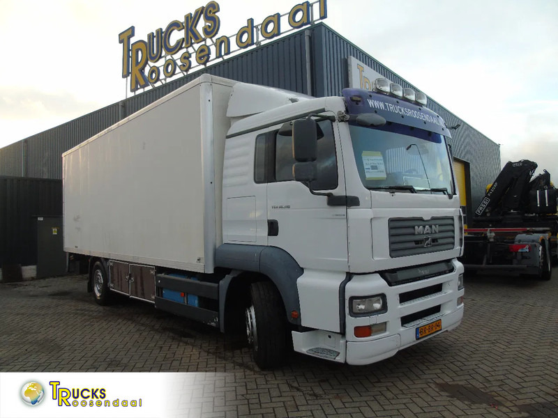 MAN TGA 18.310 + 3T LIFT + NICE TRUCK - Kamion sa zatvorenim sandukom: slika 1 MAN TGA 18.310 + 3T LIFT + NICE TRUCK - Kamion sa zatvorenim sandukom: slika 1