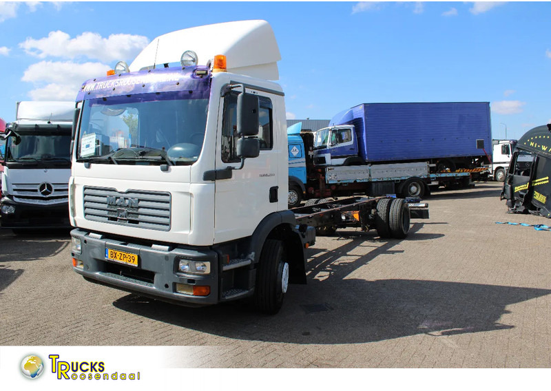 MAN TGM 12.280 + NICE TRUCK - Kamion sa golom šasijom i zatvorenom kabinom: slika 1 MAN TGM 12.280 + NICE TRUCK - Kamion sa golom šasijom i zatvorenom kabinom: slika 1
