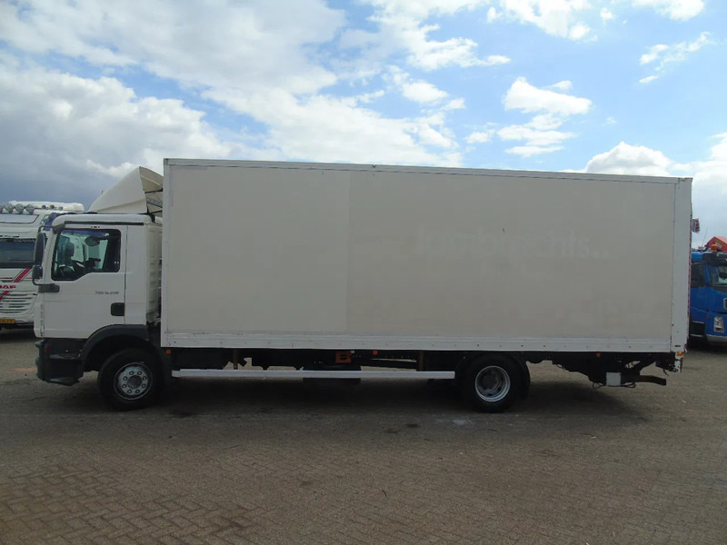 MAN TGM 15.250 + MANUAL + EURO 5 + LIFT - Kamion sa zatvorenim sandukom: slika 2 MAN TGM 15.250 + MANUAL + EURO 5 + LIFT - Kamion sa zatvorenim sandukom: slika 2