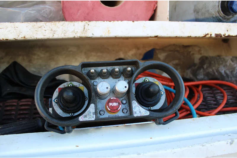 Vakuumska cisterna MAN TGM 26.340 + RIVARD 11.8M3 + PUMP + EURO 6: slika 13 Vakuumska cisterna MAN TGM 26.340 + RIVARD 11.8M3 + PUMP + EURO 6: slika 13