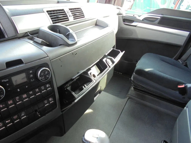 MAN TGS 26.440 + Euro 5 + Manual - Kamion sa ceradom: slika 4 MAN TGS 26.440 + Euro 5 + Manual - Kamion sa ceradom: slika 4