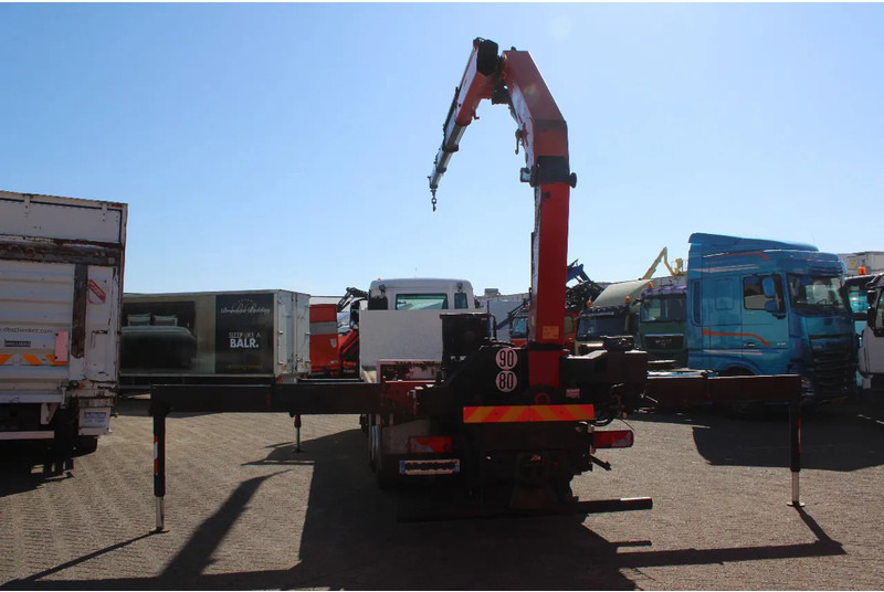 MAN TGS 26.440 + HMF 22T/M + remote + 6x2 steering + EURO 5 - Kamion sa dizalicom: slika 4 MAN TGS 26.440 + HMF 22T/M + remote + 6x2 steering + EURO 5 - Kamion sa dizalicom: slika 4