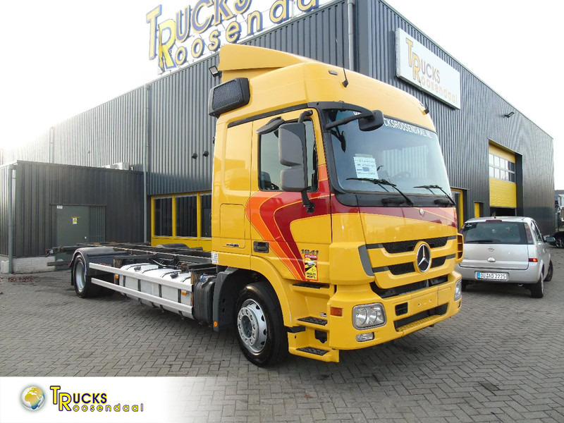 Mercedes-Benz Actros 1841 + EURO 5 EEV - Kamion za prevoz kontejnera/ Kamion sa promenjivim sandukom: slika 1 Mercedes-Benz Actros 1841 + EURO 5 EEV - Kamion za prevoz kontejnera/ Kamion sa promenjivim sandukom: slika 1