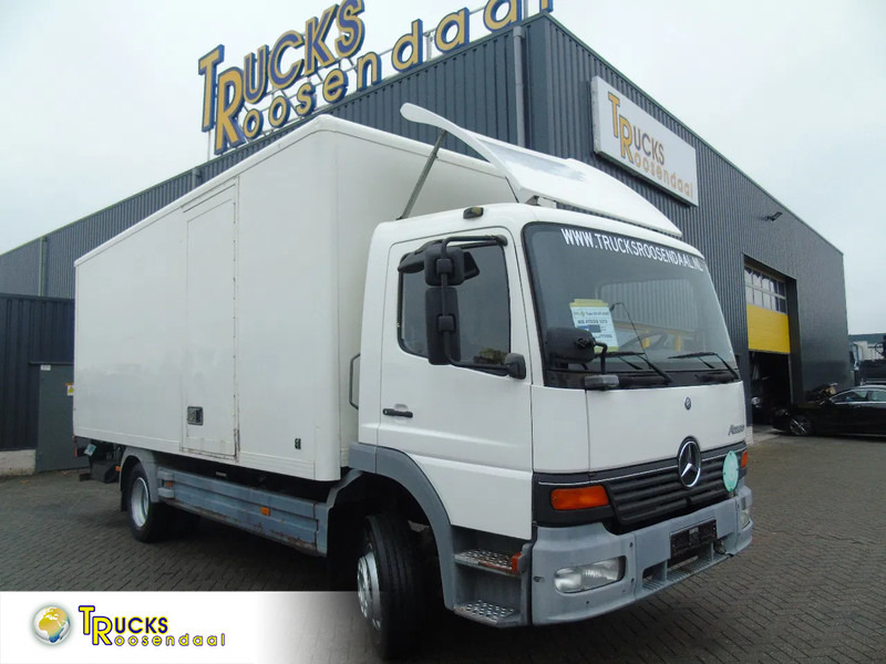 Mercedes-Benz Atego 1218 + MANUAL + LIFT - Kamion sa zatvorenim sandukom: slika 1 Mercedes-Benz Atego 1218 + MANUAL + LIFT - Kamion sa zatvorenim sandukom: slika 1