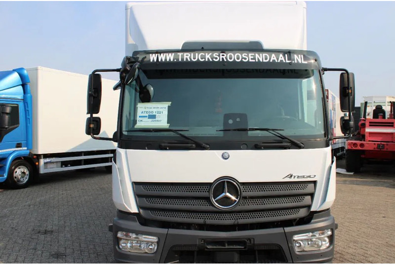 Mercedes-Benz Atego 1221 + EURO 6 + LIFT + 12t - Kamion sa zatvorenim sandukom: slika 2 Mercedes-Benz Atego 1221 + EURO 6 + LIFT + 12t - Kamion sa zatvorenim sandukom: slika 2