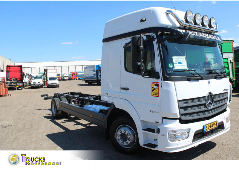 Mercedes-Benz Atego 1224 + euro 6 + 6 CYLINDER - Kamion sa golom šasijom i zatvorenom kabinom: slika 1 Mercedes-Benz Atego 1224 + euro 6 + 6 CYLINDER - Kamion sa golom šasijom i zatvorenom kabinom: slika 1