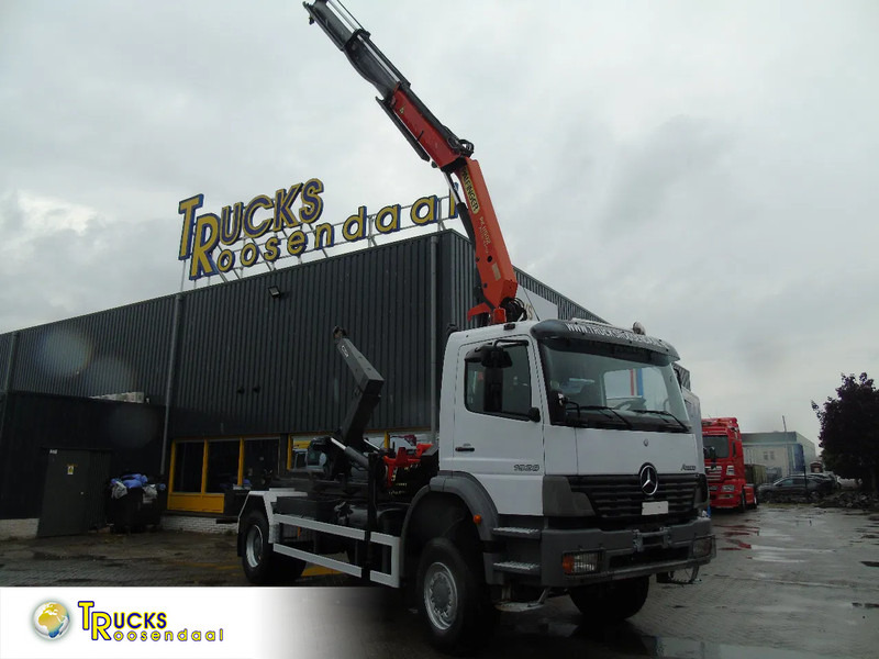 Mercedes-Benz Atego 1928 + 4x4 + PALFINGER PK11.500 + pallift + MANUAL + SPRING - Kamion sa dizalicom: slika 1 Mercedes-Benz Atego 1928 + 4x4 + PALFINGER PK11.500 + pallift + MANUAL + SPRING - Kamion sa dizalicom: slika 1