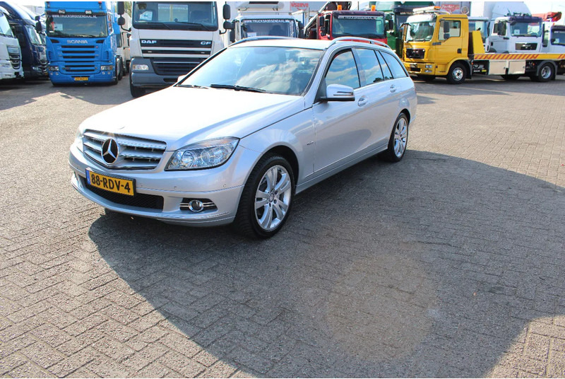 Mercedes-Benz C-Klasse 250 / AUT / CRUISE CONTROL / HEATING - Automobil: slika 2 Mercedes-Benz C-Klasse 250 / AUT / CRUISE CONTROL / HEATING - Automobil: slika 2