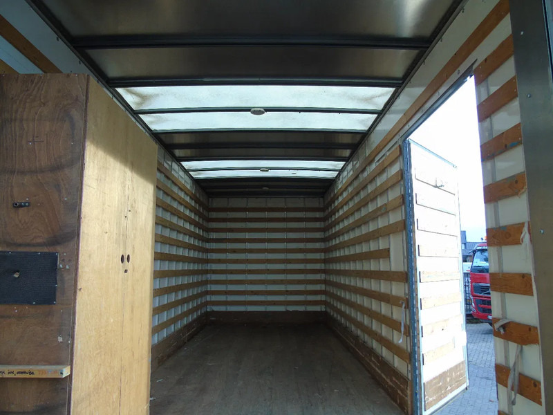 Renault D 220 + special lift + 165km! - Kamion sa zatvorenim sandukom: slika 4 Renault D 220 + special lift + 165km! - Kamion sa zatvorenim sandukom: slika 4