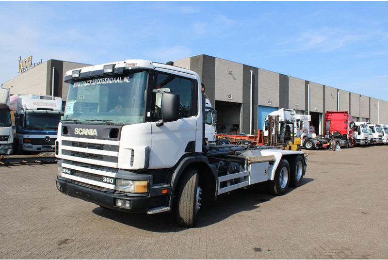 Scania P124-360 + HOOK + 6X2 + MANUAL + EURO 2 - Kamion sa hidrauličnom kukom: slika 3 Scania P124-360 + HOOK + 6X2 + MANUAL + EURO 2 - Kamion sa hidrauličnom kukom: slika 3