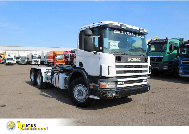 Scania P124-360 + HOOK + 6X2 + MANUAL + EURO 2 - Kamion sa hidrauličnom kukom: slika 1 Scania P124-360 + HOOK + 6X2 + MANUAL + EURO 2 - Kamion sa hidrauličnom kukom: slika 1