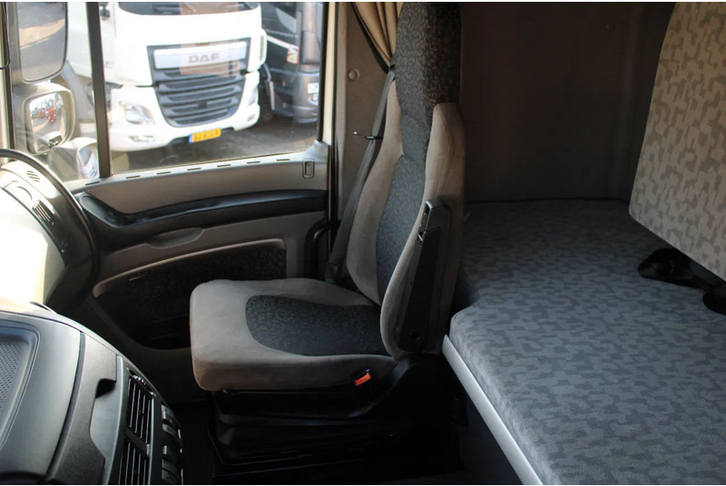 DAF XF 105 105.410 + EURO 5+ 330 KM!! - Tegljač: slika 5 DAF XF 105 105.410 + EURO 5+ 330 KM!! - Tegljač: slika 5