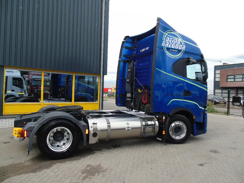 Iveco S-WAY reserved !! 460 + LNG + LOW KM !!!! + FULL OPTION - Tegljač: slika 3 Iveco S-WAY reserved !! 460 + LNG + LOW KM !!!! + FULL OPTION - Tegljač: slika 3