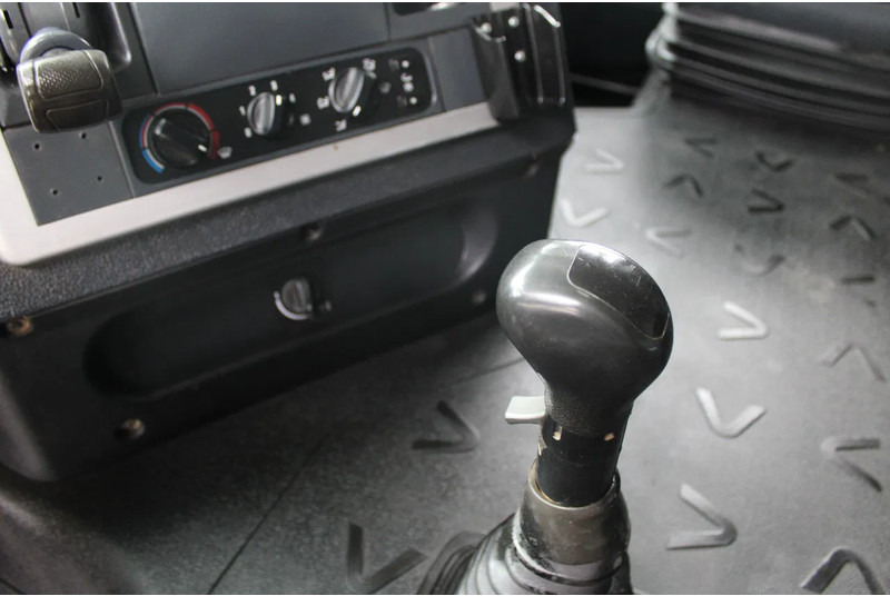 Iveco Stralis 420 + EURO 5 + STEERING 6X2 + MANUAL - Tegljač: slika 4 Iveco Stralis 420 + EURO 5 + STEERING 6X2 + MANUAL - Tegljač: slika 4