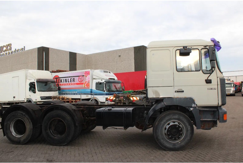 MAN F 26.364 + 6X4 + BIG AXLE + EURO 2 + MANUAL - Tegljač: slika 2 MAN F 26.364 + 6X4 + BIG AXLE + EURO 2 + MANUAL - Tegljač: slika 2