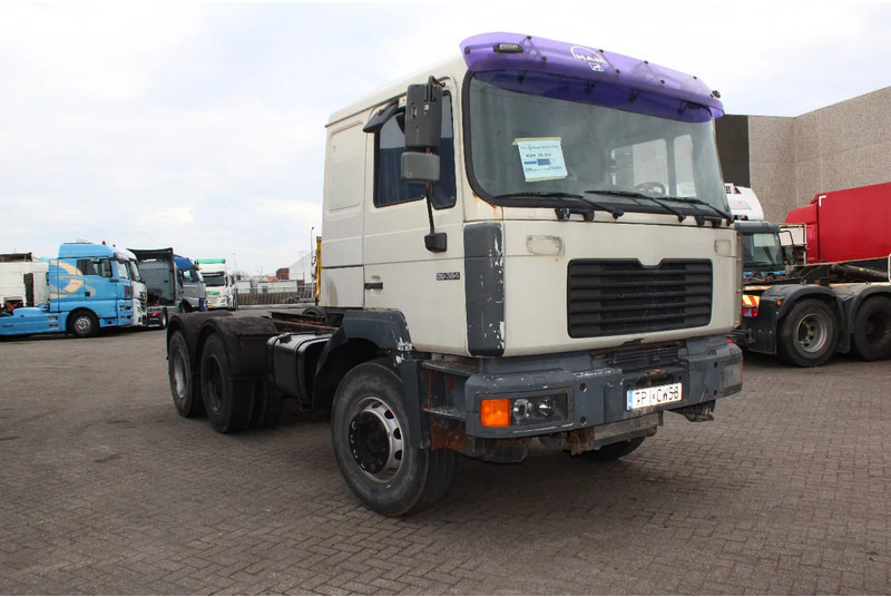 MAN F 26.364 + 6X4 + BIG AXLE + EURO 2 + MANUAL - Tegljač: slika 4 MAN F 26.364 + 6X4 + BIG AXLE + EURO 2 + MANUAL - Tegljač: slika 4