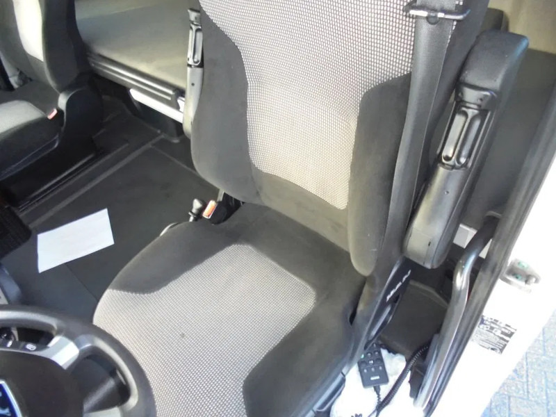 MAN TGX 18.460 Euro 6 + Retarder - Tegljač: slika 4 MAN TGX 18.460 Euro 6 + Retarder - Tegljač: slika 4