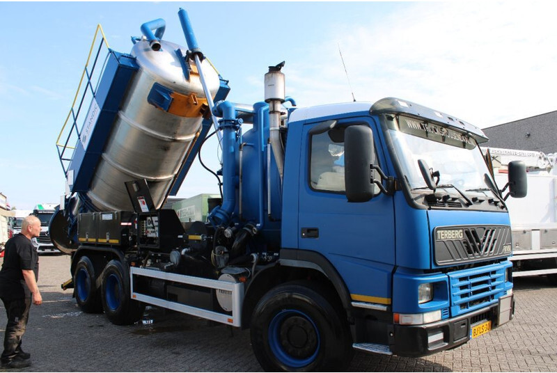 Terberg FM 1450 WITTIG VACUM SYSTEM + TIPPER + FULLY WORKING + EURO 2 + ADR + 11,34m3 - Vakuumska cisterna: slika 2 Terberg FM 1450 WITTIG VACUM SYSTEM + TIPPER + FULLY WORKING + EURO 2 + ADR + 11,34m3 - Vakuumska cisterna: slika 2