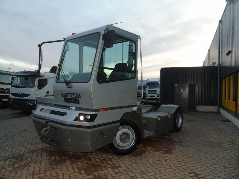 Terberg YT 182 fully funtion + perfect - Terminalni traktor: slika 4 Terberg YT 182 fully funtion + perfect - Terminalni traktor: slika 4