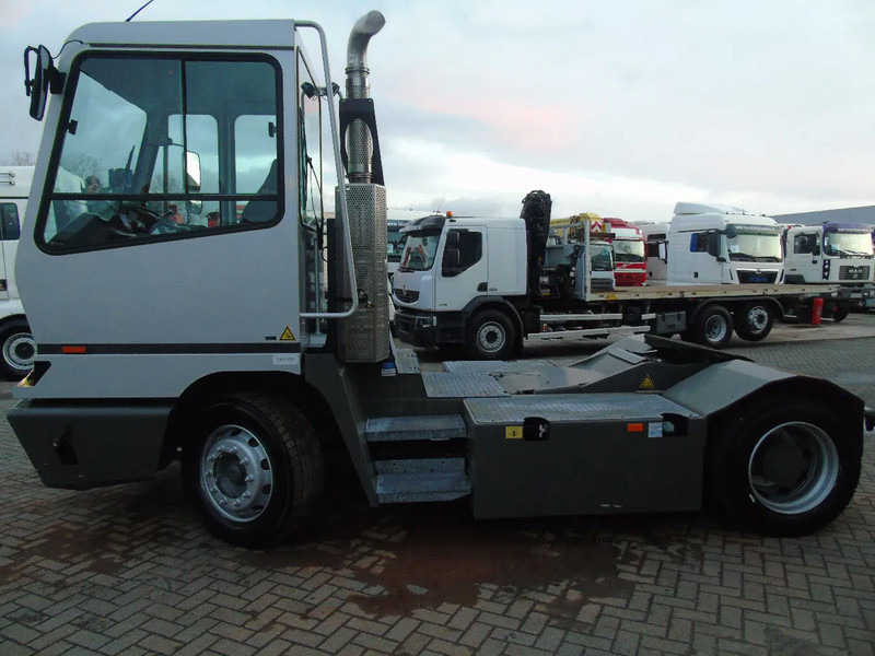 Terberg YT 182 fully funtion + perfect - Terminalni traktor: slika 3 Terberg YT 182 fully funtion + perfect - Terminalni traktor: slika 3