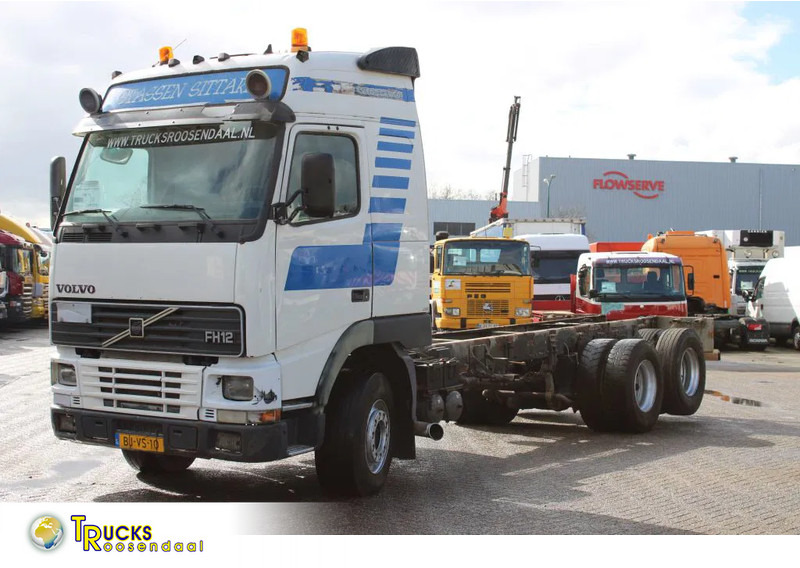 Volvo FH 12.420 + Euro 2 + 6x2 + Manual - Kamion sa golom šasijom i zatvorenom kabinom: slika 1 Volvo FH 12.420 + Euro 2 + 6x2 + Manual - Kamion sa golom šasijom i zatvorenom kabinom: slika 1