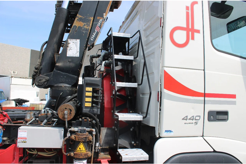 Kamion sa dizalicom Volvo FH 12.440 +6X4+ HIAB 166E3 PRO + EURO 5 + MANUAL: slika 12