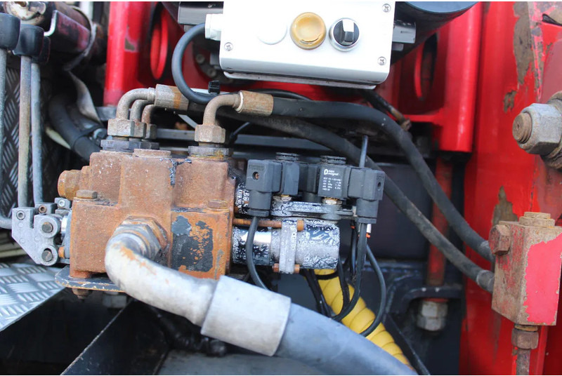 Kamion sa dizalicom Volvo FH 16.540 + 6x4 EURO 5 + palfinger epsilon 30t/m + MANUAL: slika 16