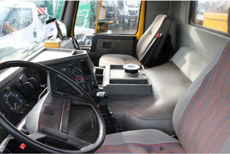 Kamion sa dizalicom Volvo FL FL10 8X4 + GROMACH 34 mtr. + EURO 2: slika 13