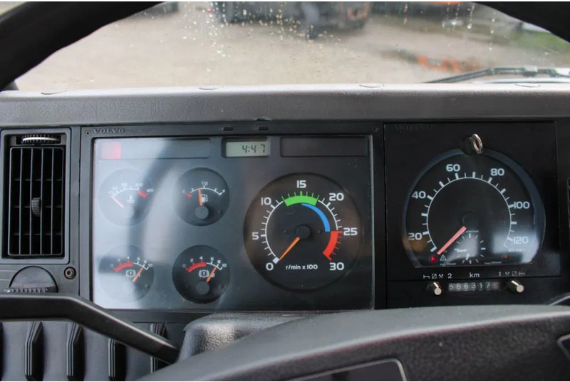 Kamion sa dizalicom Volvo FL FL10 8X4 + GROMACH 34 mtr. + EURO 2: slika 15