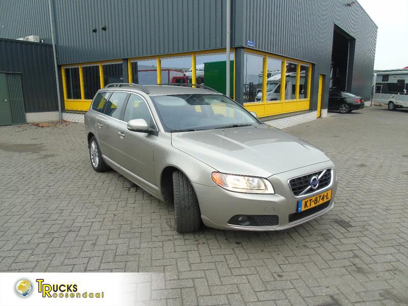 Volvo V70 + manual - Hečbek: slika 1 Volvo V70 + manual - Hečbek: slika 1