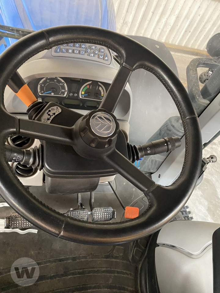 New Holland T 7.245 AC StageV - Traktor: slika 4 New Holland T 7.245 AC StageV - Traktor: slika 4
