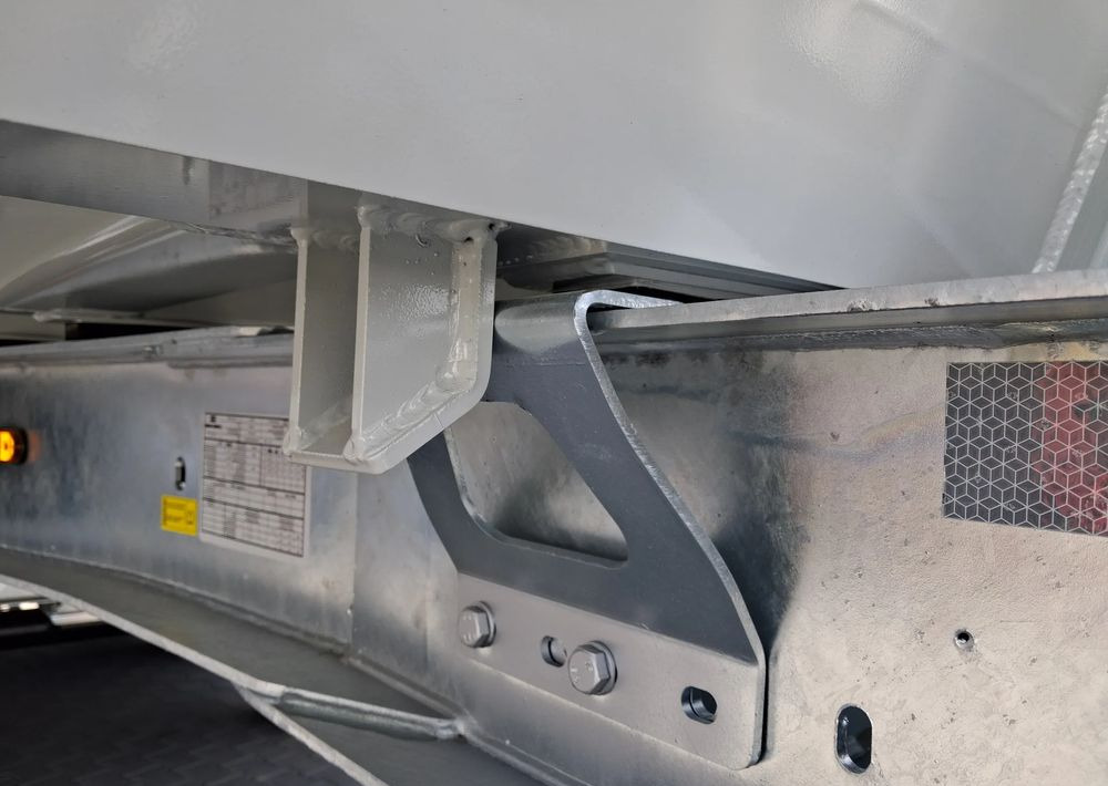 Zaslaw Aluminiowa skrzynia 28-33m3 - Poluprikolica istovarivača: slika 4 Zaslaw Aluminiowa skrzynia 28-33m3 - Poluprikolica istovarivača: slika 4